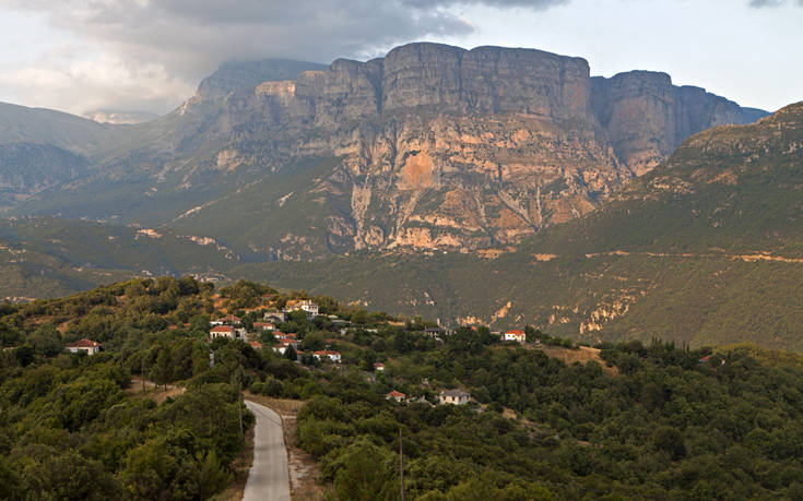 Επιχείρηση για τον εντοπισμό 26χρονου τουρίστα στην περιοχή του Πάπινγκου