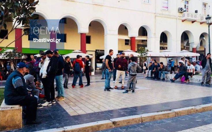 Παραμένουν κάποιοι πρόσφυγες και μετανάστες στο κέντρο της Θεσσαλονίκης