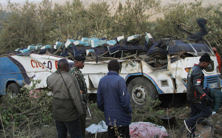 Νεκροί 51 από τους 52 επιβάτες στο λεωφορείο που έπεσε σε πλαγιά στην Κένυα