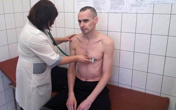 Σεντσόφ: Αναγκάστηκα να σταματήσω την απεργία πείνας