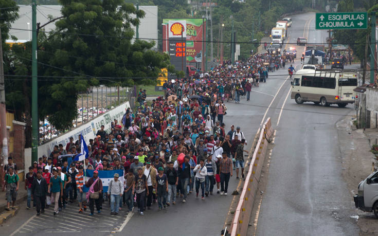 Με την αστυνομία του σε ετοιμότητα περιμένει το Μεξικό το καραβάνι των μεταναστών
