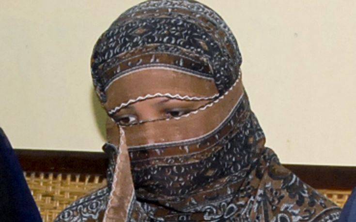 Έφυγε από το Πακιστάν η Άσια Μπίμπι που είχε καταδικαστεί σε θάνατο για βλασφημία