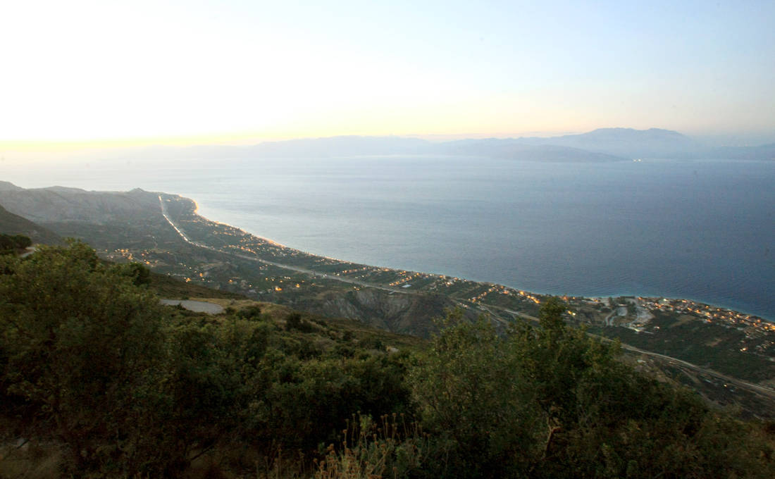 Η Παναγιά Κορφιώτισσα με τη θέα που κόβει την ανάσα