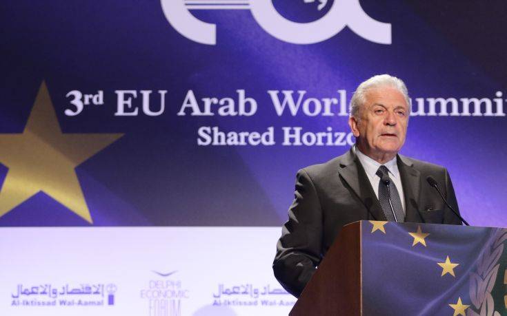Αβραμόπουλος: Μείζον ζήτημα για την Ευρώπη και τις αραβικές χώρες η διαχείριση του προσφυγικού