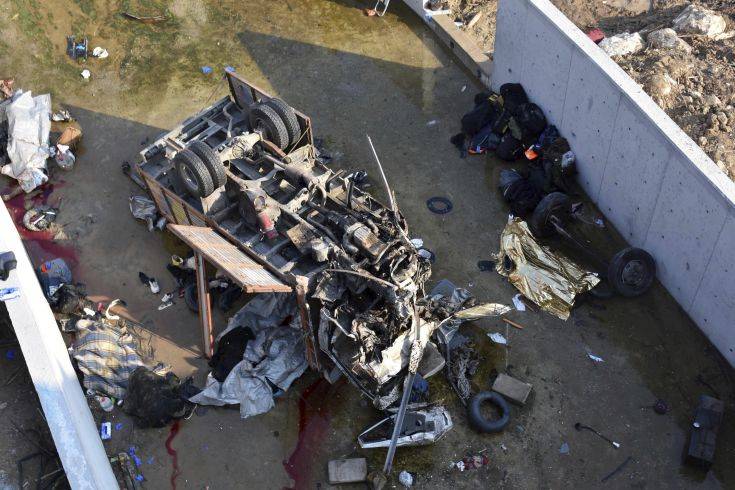 Στους 22 οι νεκροί από την ανατροπή φορτηγού με μετανάστες στη Σμύρνη