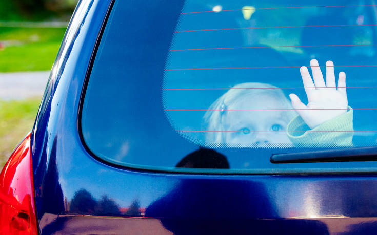 «Σκάω… Φωνάξτε τη μαμά μου» &#8211; Η μαρτυρία για τις φωνές κοριτσιού στην Εύβοια που κλειδώθηκε σε αμάξι