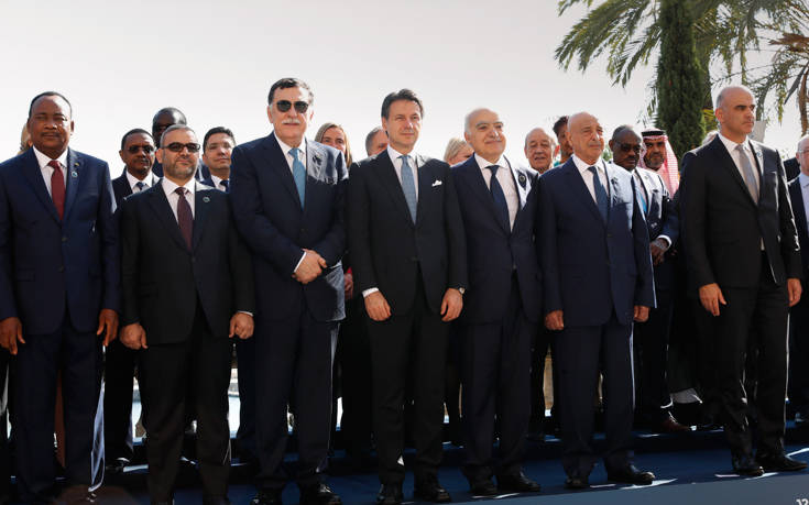 Οι αντίπαλοι ηγέτες της Λιβύης συναντήθηκαν για πρώτη φορά από τον Μάιο
