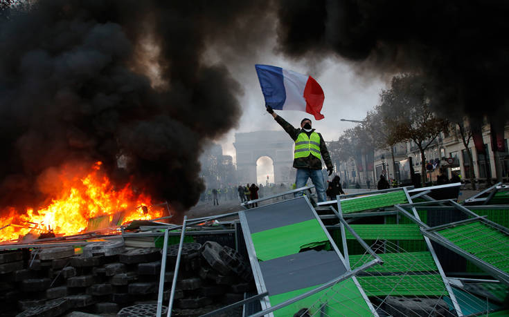 Ευρωπαϊκές χώρες ζητούν από τους πολίτες να μην ταξιδέψουν στο Παρίσι