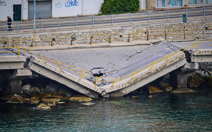 Αναμένεται το πόρισμα των μηχανικών για την κατάρρευση της γέφυρας στην Καβάλα