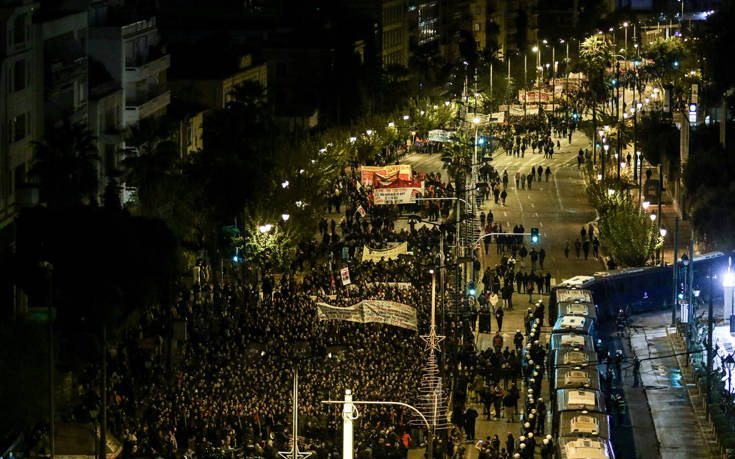 Φωτογραφίες από τις πορείες για την επέτειο του Πολυτεχνείου