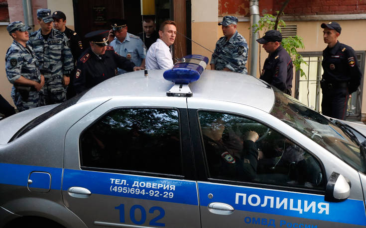 Έπιασε τη γυναίκα του με τον αδερφό του στο κρεβάτι και τους σκότωσε