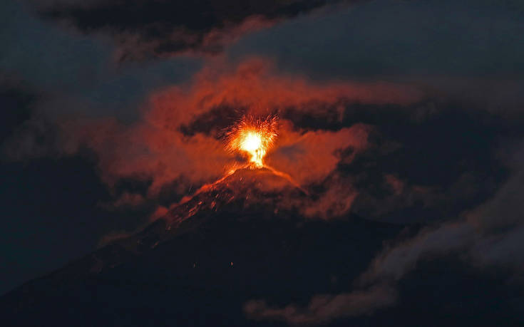 Το ηφαίστειο Φουέγο της Γουατεμάλας βρυχάται και πάλι