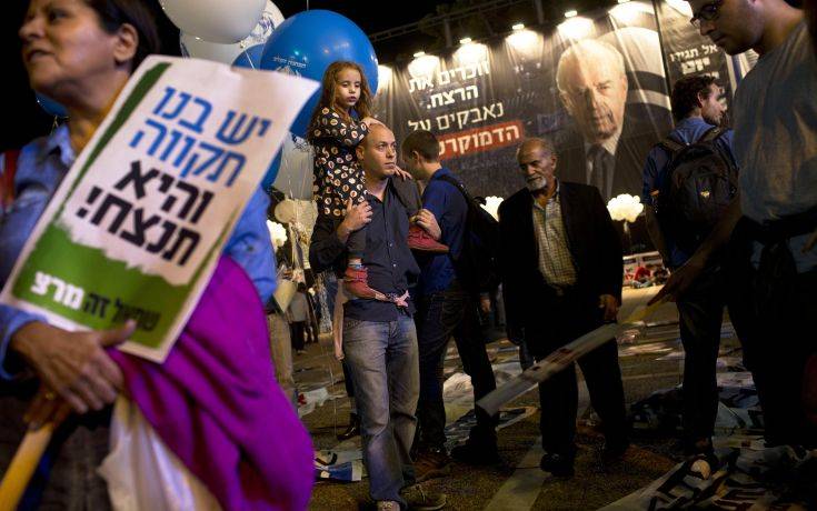Χιλιάδες Ισραηλινοί τίμησαν τη μνήμη του Γιτζχάκ Ράμπιν