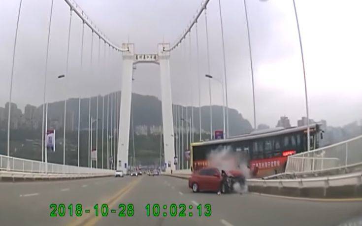 Βίντεο αποκαλύπτει την απίστευτη αιτία τρομακτικού δυστυχήματος στην Κίνα