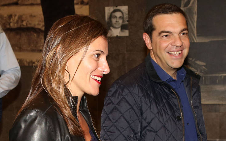 Βραδινή έξοδος στο θέατρο για Τσίπρα – Μπαζιάνα