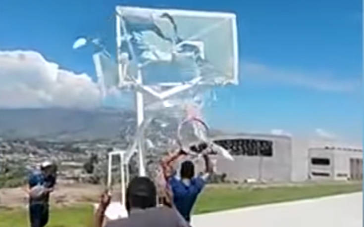 Τα έκαναν γυαλιά-καρφιά