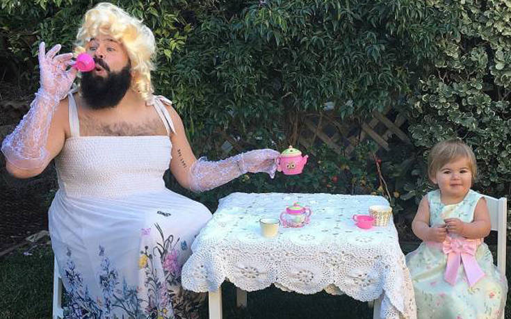 Μπαμπάδες και κόρες εν δράσει