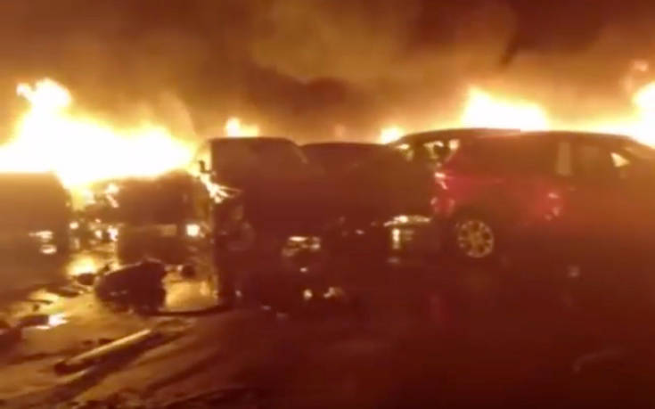 Εκατοντάδες πολυτελή αυτοκίνητα καταστράφηκαν από φωτιά στο λιμάνι της Σαβόνα