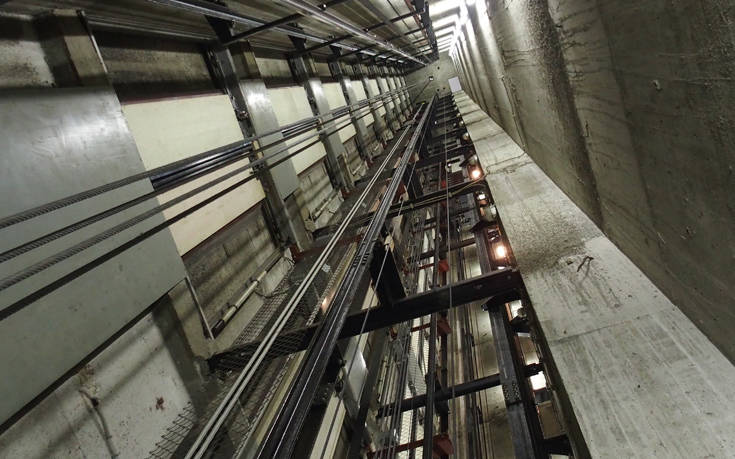 Βουτιά-τρόμου από ασανσέρ σε ουρανοξύστη 84 ορόφων