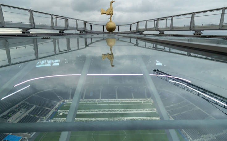 Ο περίφημος χρυσός πετεινός πήρε τη θέση του στο νέο γήπεδο της Τότεναμ