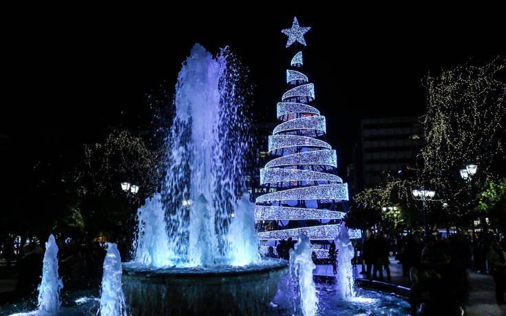 Σε πόλη των Αγγέλων μετατρέπεται η Αθήνα για τα Χριστούγεννα και την Πρωτοχρονιά