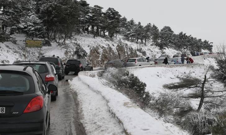 Έκλεισε λόγω χιονόπτωσης ο δρόμος προς Πάρνηθα