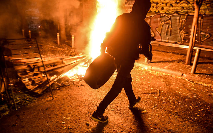 Στις 13 έφτασαν οι συλλήψεις από τα επεισόδια στην Αθήνα