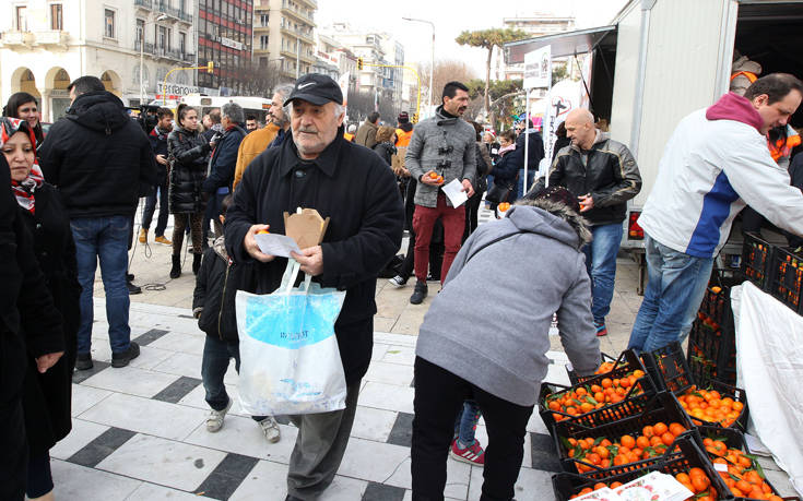 Δωρεάν 5.000 γεύματα μοιράζονται στο κέντρο της Θεσσαλονίκης