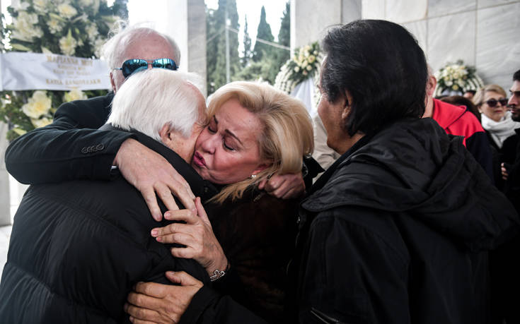 Συγκίνηση στον αποχαιρετισμό της Μαριάννας Τόλη