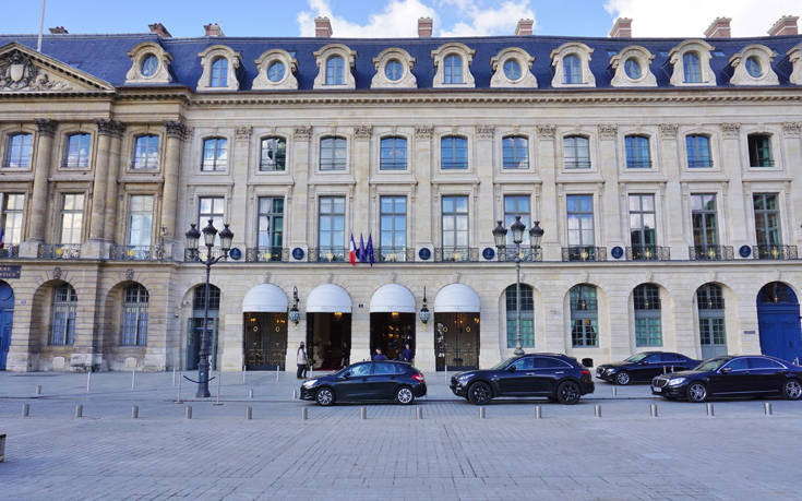 Το θρυλικό ξενοδοχείο του Παρισιού που γίνεται βιβλίο