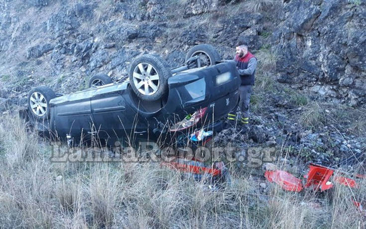 Ανατροπή αυτοκινήτου στην Αμφίκλεια