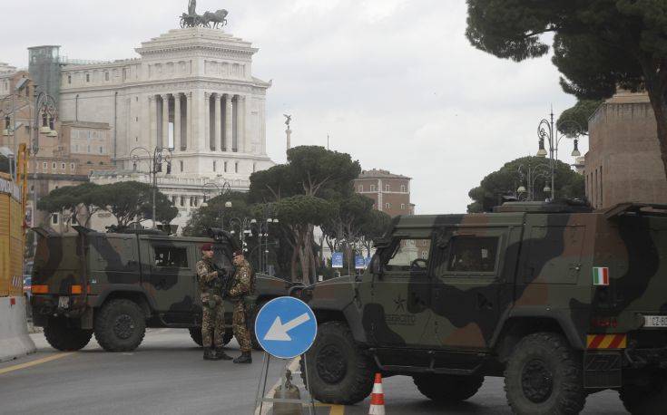Η Ιταλία βγάζει τον στρατό στους δρόμους της Ρώμης για να&#8230; κλείσει τις λακούβες