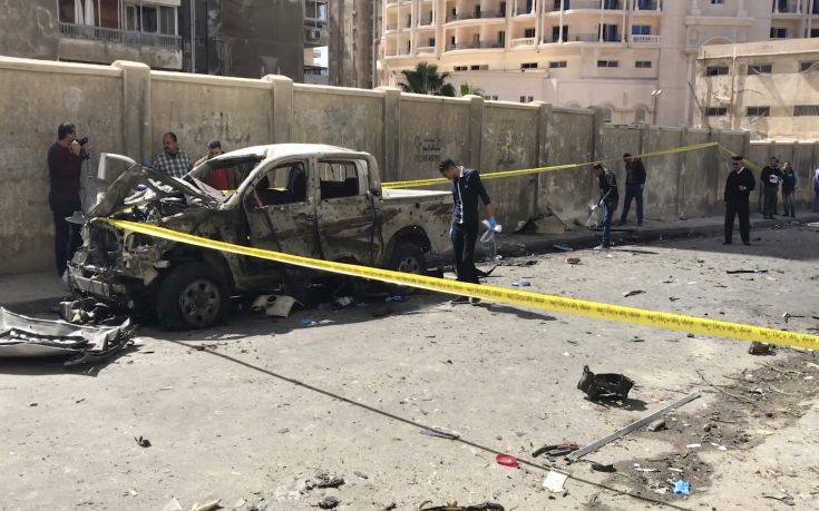 Σύγκρουση φορτηγού με λεωφορείο στην Αίγυπτο, 8 νεκροί