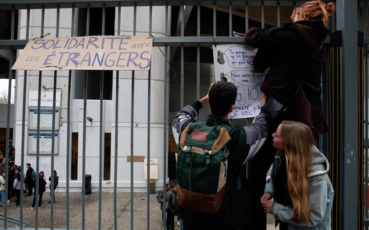 Σε κινητοποιήσεις οι μαθητές στη Γαλλία κατά των μεταρρυθμίσεων στο λύκειο