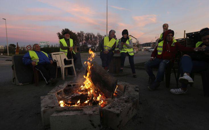 Ο πρωθυπουργός της Γαλλίας υποδέχεται τα «κίτρινα γιλέκα» στο Ματινιόν