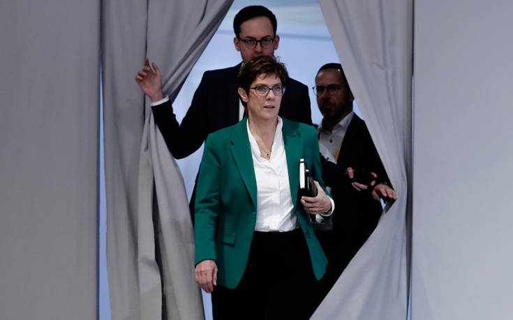 Οι αντιδράσειs μετά την εκλογή Κάρενμπαουερ στην προεδρία του CDU