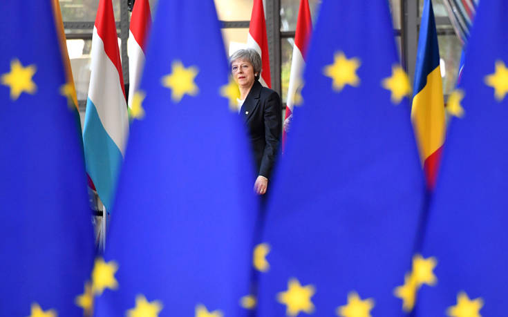 Εγκρίθηκε στη Βρετανία η «νέα στρατηγική» για το Brexit