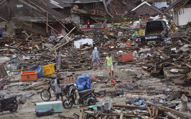 Στους 429 έφτασαν οι νεκροί από το τσουνάμι στην Ινδονησία