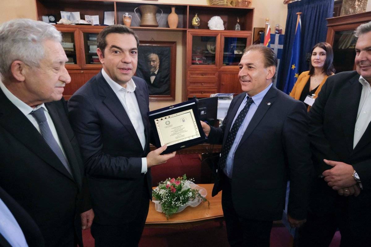 Τσίπρας: Στρατηγική μας επιλογή να στηρίξουμε τα νησιά μας