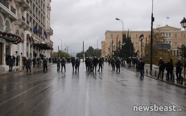 Στο Σύνταγμα κατέληξε η πορεία για τον Γρηγορόπουλο