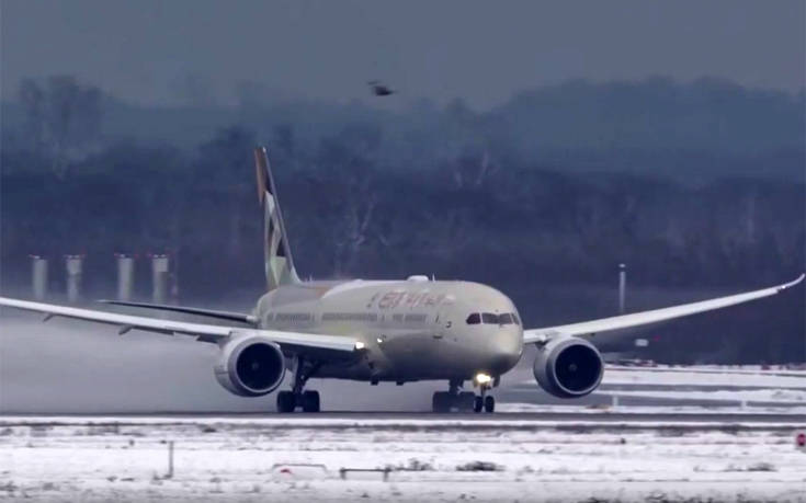 Απογειώσεις και προσγειώσεις αεροπλάνων με χιόνι