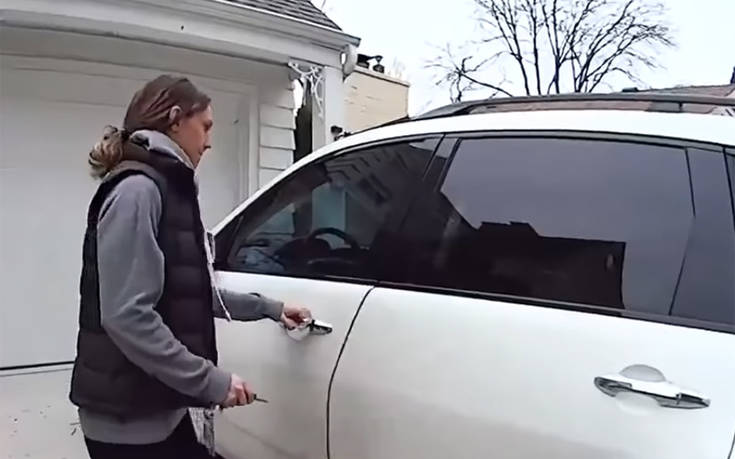 Πώς μια γυναίκα κατάφερε να τρομάξει τον κλέφτη που ετοιμαζόταν να φύγει με το αυτοκίνητό της