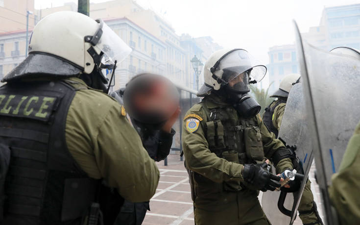 Στις 27 οι προσαγωγές λόγω των πρωινών επεισοδίων στο κέντρο της Αθήνας