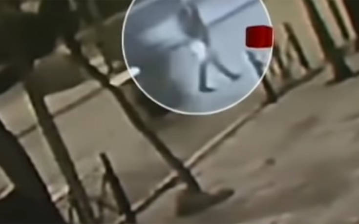 Σοκαριστικό βίντεο από το τροχαίο στο Αιγάλεω με θύμα έναν 20χρονο