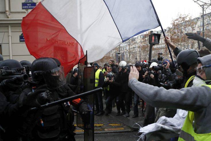 Κρατούνται πάνω 1.700 διαδηλωτές στη Γαλλία