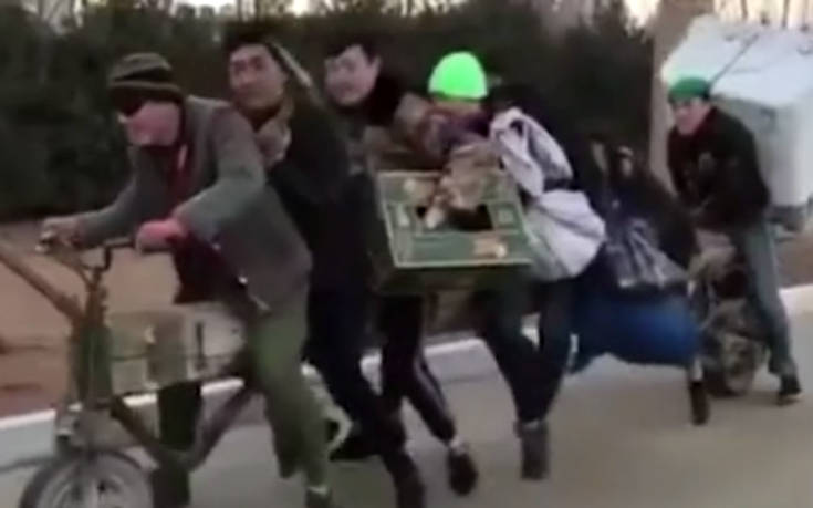 Σούπερ πατέντα σε μια μοτοσυκλέτα