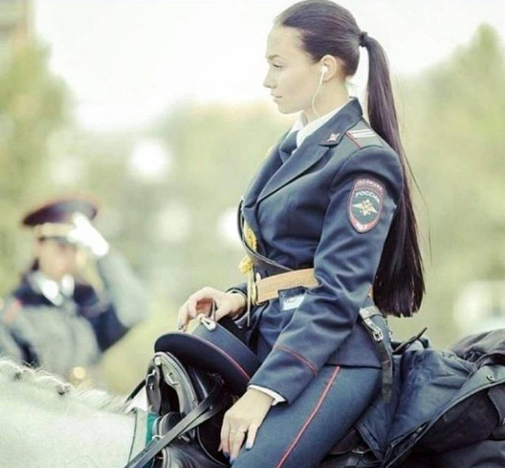 Τα κορίτσια της ρωσικής αστυνομίας και οι πόζες τους