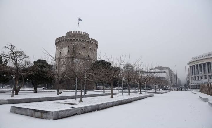 Κλείνουν τα σχολεία στη Θεσσαλονίκη λόγω της χιονόπτωσης