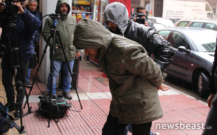 Μετανιωμένος δηλώνει ο κατηγορούμενος για τη δολοφονία τον Πειραιά