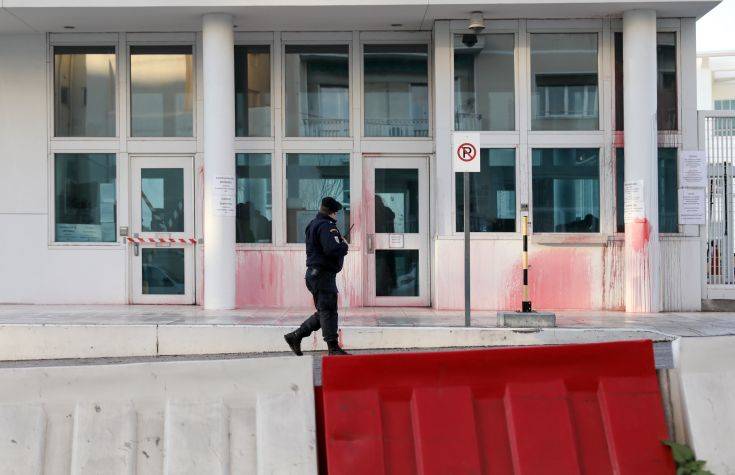 Υπουργείο Εξωτερικών για επίθεση Ρουβίκωνα: Οι δεσμοί Ελλάδας – ΗΠΑ δεν πλήττονται